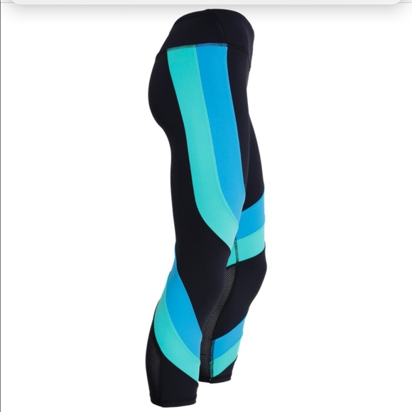 NWT Soulcycle Wrap Around Striped Cycling Capris - Picture 2 of 7